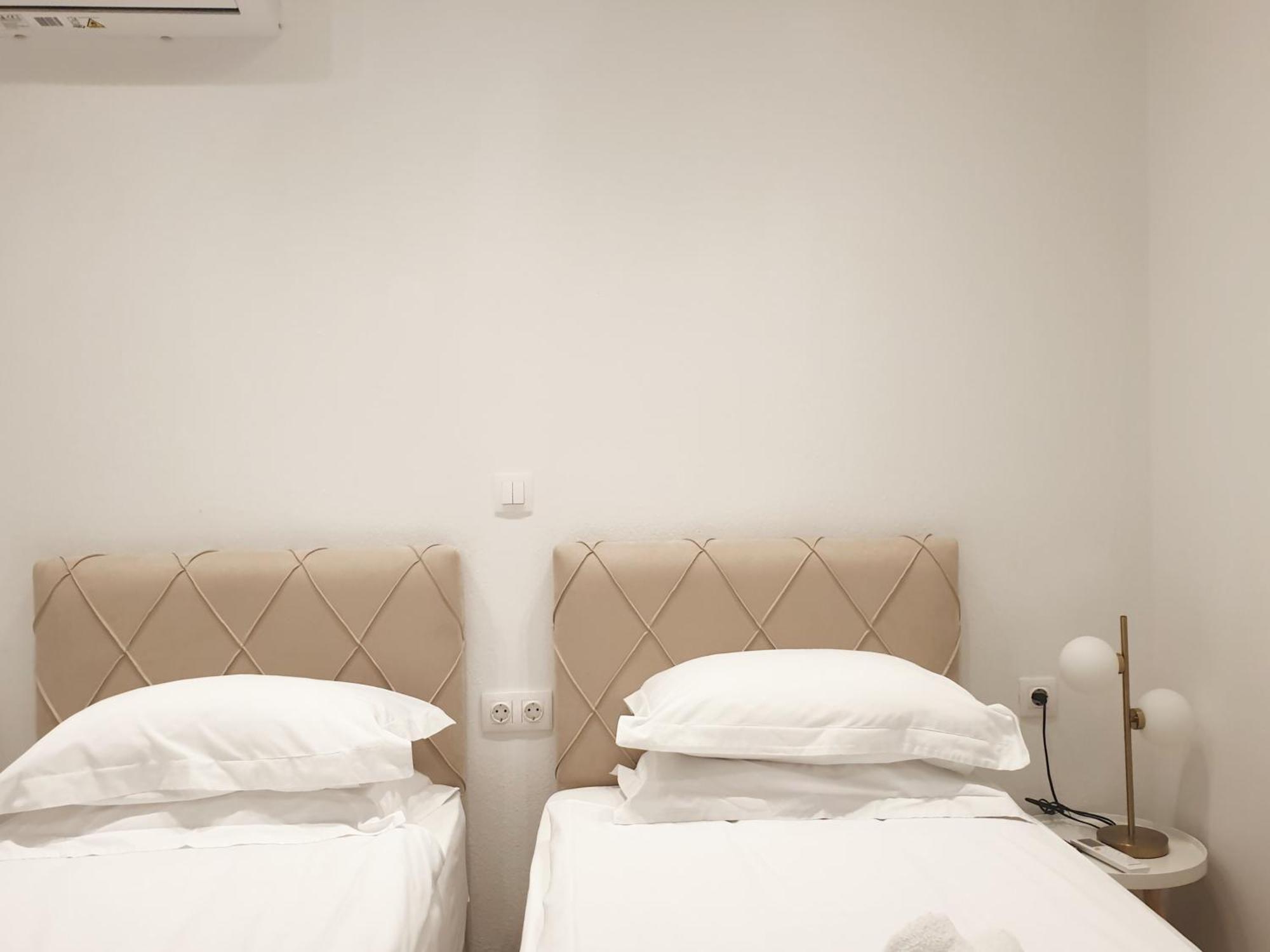 Eantos Studios&Suites Peraía Habitación foto