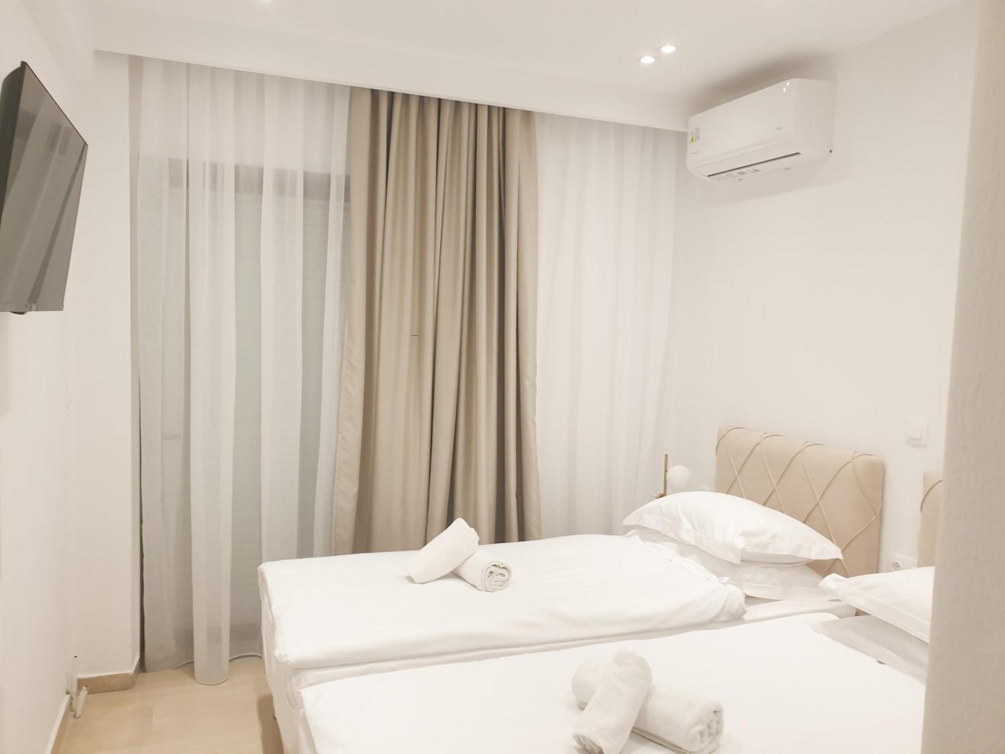 Eantos Studios&Suites Peraía Habitación foto