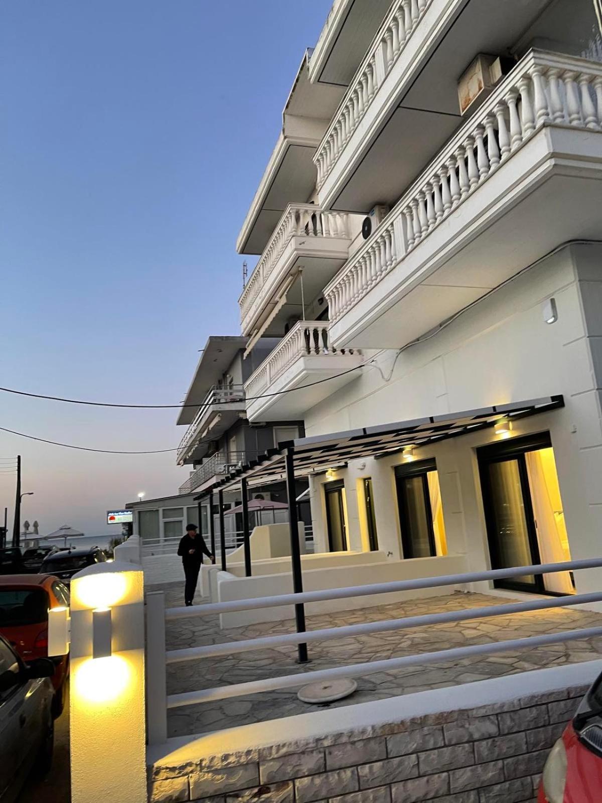 Eantos Studios&Suites Peraía Exterior foto